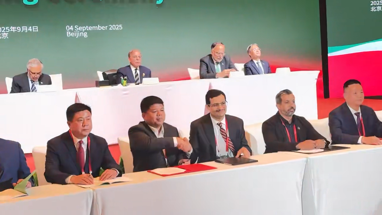 中巴视频1.mp4.00_00_18_09.Still001.png